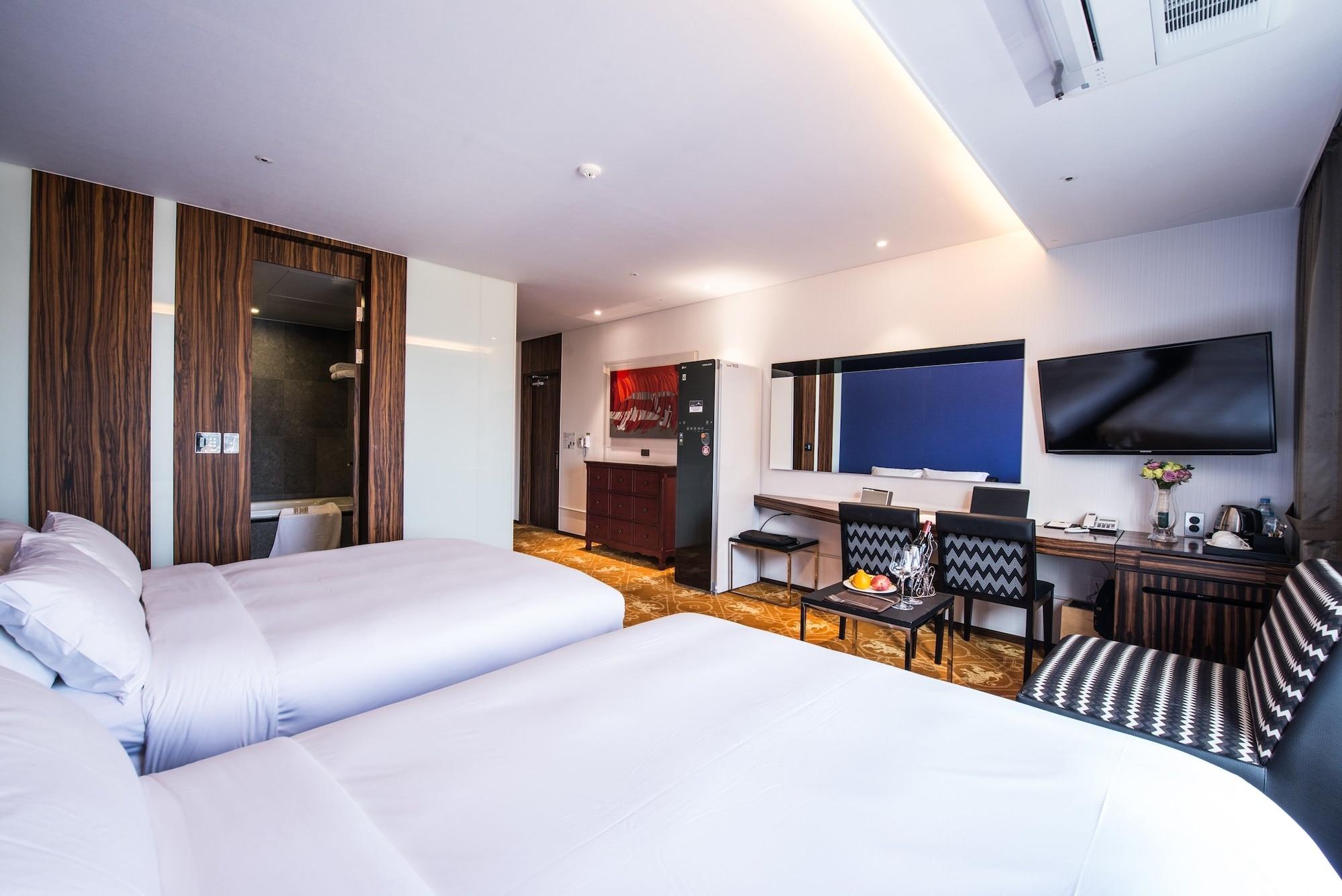 Leo 4* Jeju