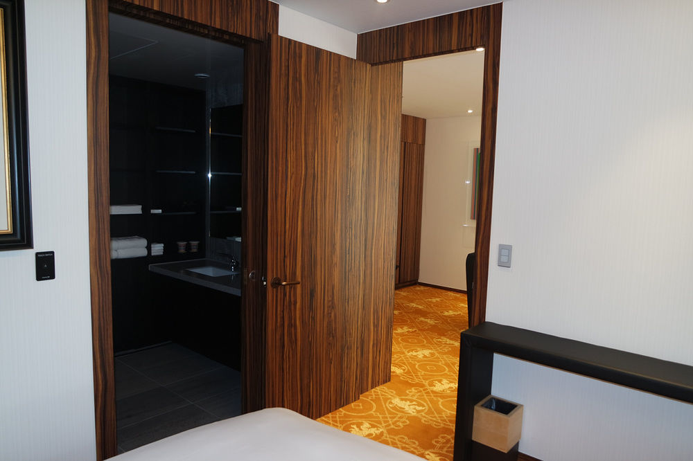 Leo Hotel 4*